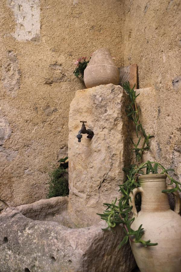 מלון La Casa De Boulbon מראה חיצוני תמונה